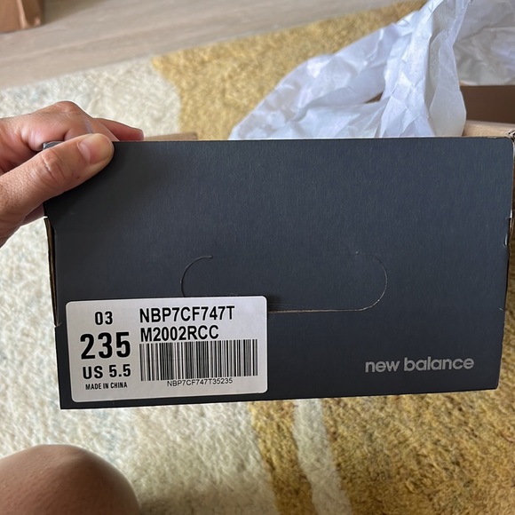 New Balance 2002R (Beige) - Picture 9 of 9